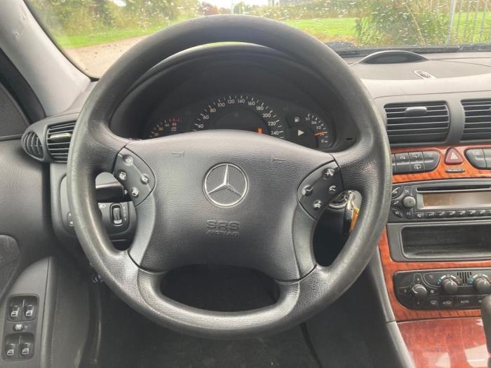 Steering wheel from a Mercedes-Benz C Combi (S203) 2.2 C-200 CDI 16V 2003