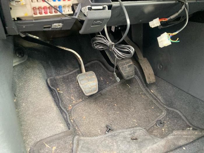 Brake pedal from a Mitsubishi Colt (Z2/Z3) 1.3 16V 2006
