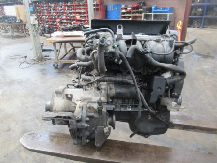 Engine from a Seat Ibiza II (6K1) 1.4 16V 2001