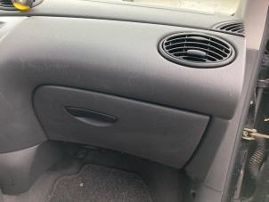 Used Right airbag (dashboard) Ford Focus 1 1.6 16V Price € 50,00 Margin scheme offered by Boekholt autodemontage B.V