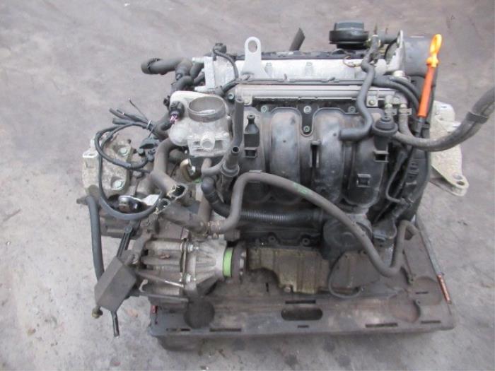 Engine from a Volkswagen Golf IV (1J1) 1.6 16V 2003
