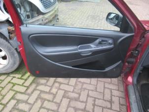 Używane Tapicerka drzwi lewych wersja 2-drzwiowa Seat Ibiza II (6K1) 1.4 16V Cena € 40,00 Procedura marży oferowane przez Boekholt autodemontage B.V