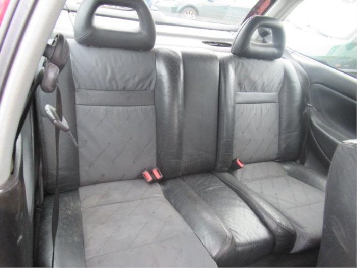 Apoyacabezas de un Seat Ibiza II (6K1) 1.4 16V 2001