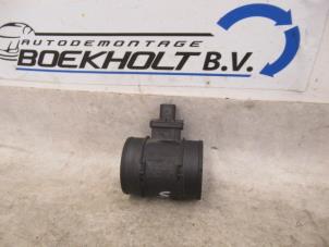Usagé Compteur de masse d'air Opel Corsa D 1.3 CDTi 16V ecoFLEX Prix € 19,00 Règlement à la marge proposé par Boekholt autodemontage B.V