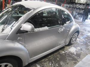 Usagé Vitre 2portes arrière gauche Volkswagen New Beetle (9C1/9G1) 2.0 Prix € 75,00 Règlement à la marge proposé par Boekholt autodemontage B.V