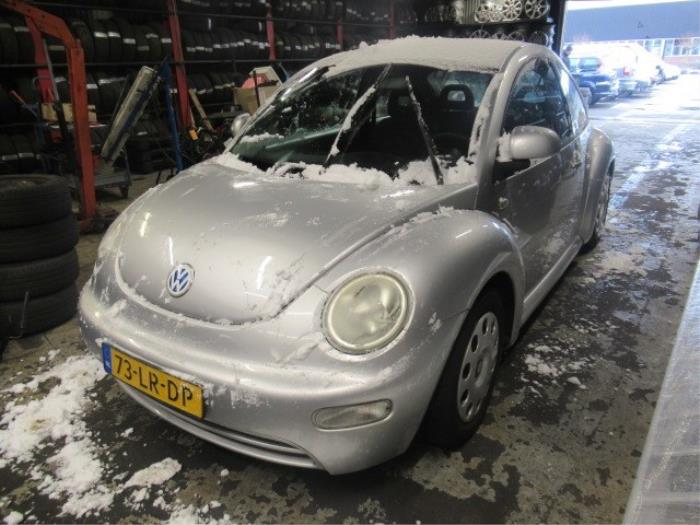 Wtyk pasa bezpieczenstwa lewy tyl z Volkswagen New Beetle (9C1/9G1) 2.0 1999