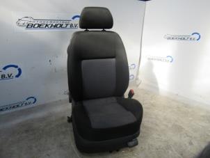 Używane Fotel prawy Volkswagen Golf IV (1J1) 1.6 16V Cena € 99,00 Procedura marży oferowane przez Boekholt autodemontage B.V