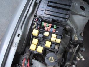 Usados Caja de fusibles Jaguar S-type (X200) 3.0 V6 24V Precio € 75,00 Norma de margen ofrecido por Boekholt autodemontage B.V