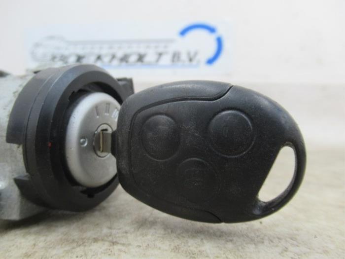 Set of locks from a Ford Focus C-Max 1.8 16V 2007