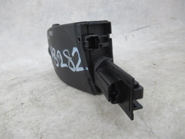 Steering wheel mounted radio control from a Ford Focus C-Max 1.8 16V 2007
