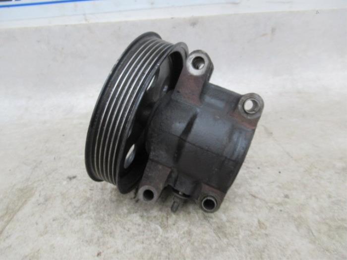 Pompe direction assistée d'un Ford Mondeo III Wagon 1.8 16V SCI 2004