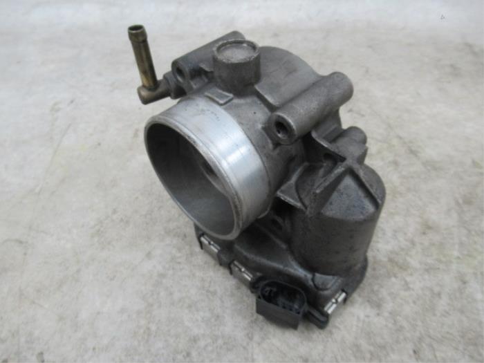 Throttle body from a Ford Mondeo III Wagon 1.8 16V SCI 2004