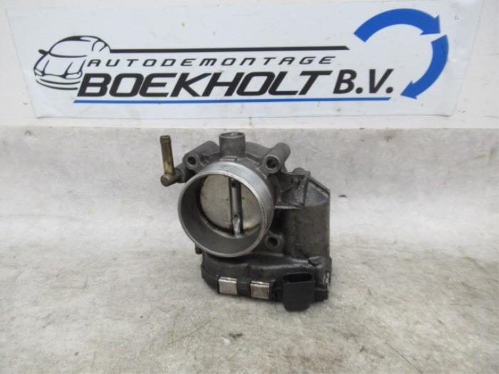 Throttle body from a Ford Mondeo III Wagon 1.8 16V SCI 2004