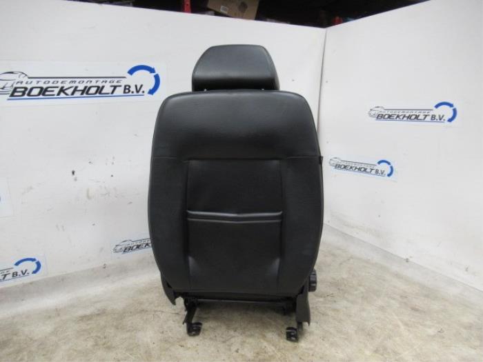 Seat, right from a Ford Mondeo III Wagon 1.8 16V SCI 2004