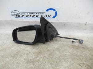 Used Wing mirror, left Ford Mondeo III Wagon 1.8 16V SCI Price € 45,00 Margin scheme offered by Boekholt autodemontage B.V