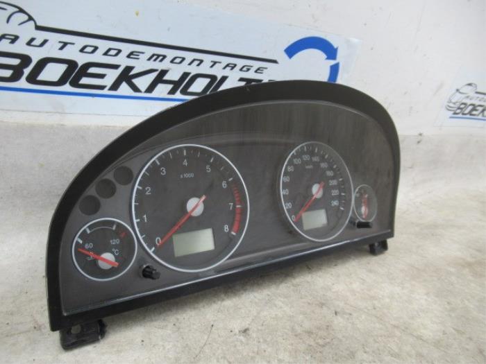 Instrument panel from a Ford Mondeo III Wagon 1.8 16V SCI 2004