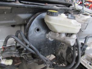 Używane Glówny cylinder hamulcowy Ford Mondeo III Wagon 1.8 16V SCI Cena € 33,00 Procedura marży oferowane przez Boekholt autodemontage B.V
