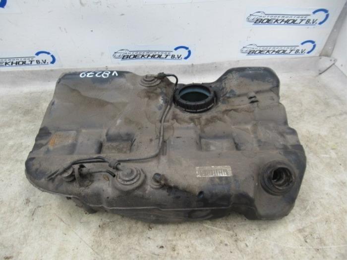 Tank from a Ford Mondeo III Wagon 1.8 16V SCI 2004