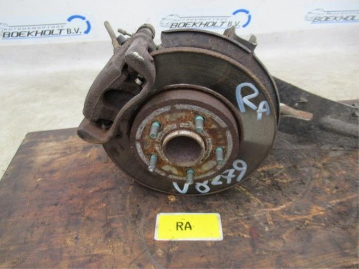 Rear hub from a Ford Mondeo III Wagon 1.8 16V SCI 2004