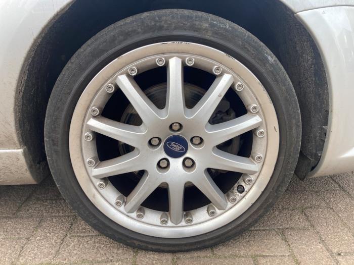 Set of sports wheels from a Ford Mondeo III Wagon 1.8 16V SCI 2004