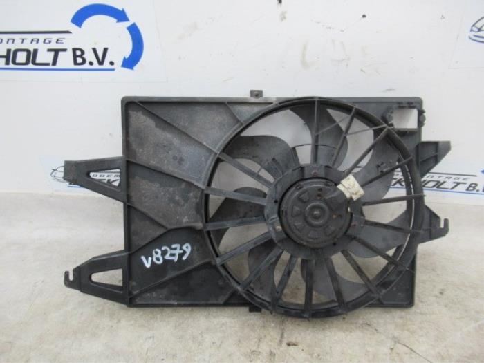 Cooling fan housing from a Ford Mondeo III Wagon 1.8 16V SCI 2004