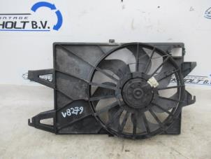 Usagé Boîtier ventilateur Ford Mondeo III Wagon 1.8 16V SCI Prix € 48,00 Règlement à la marge proposé par Boekholt autodemontage B.V