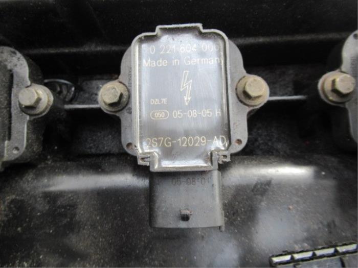 Usagé Broche bobine Ford Mondeo III Wagon 1.8 16V SCI Prix € 20,00 Règlement à la marge proposé par Boekholt autodemontage B.V
