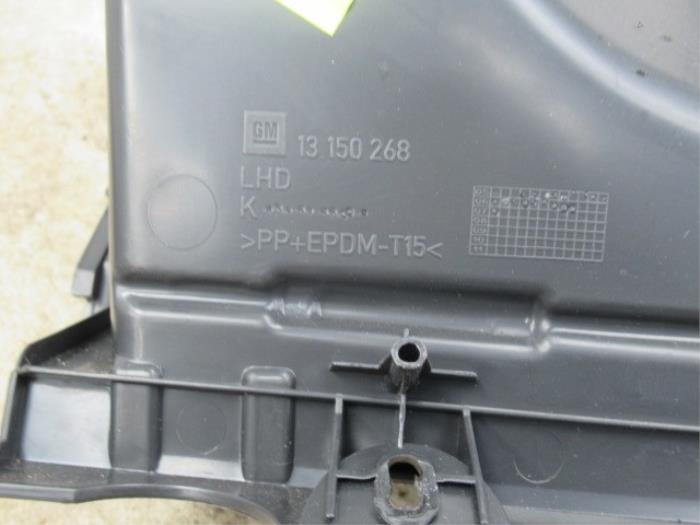 Schowek w desce rozdzielczej z Opel Zafira (M75) 2.2 16V Direct Ecotec 2007