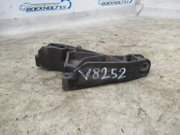 Used Engine mount Opel Zafira (M75) 2.2 16V Direct Ecotec Price € 27,00 Margin scheme offered by Boekholt autodemontage B.V