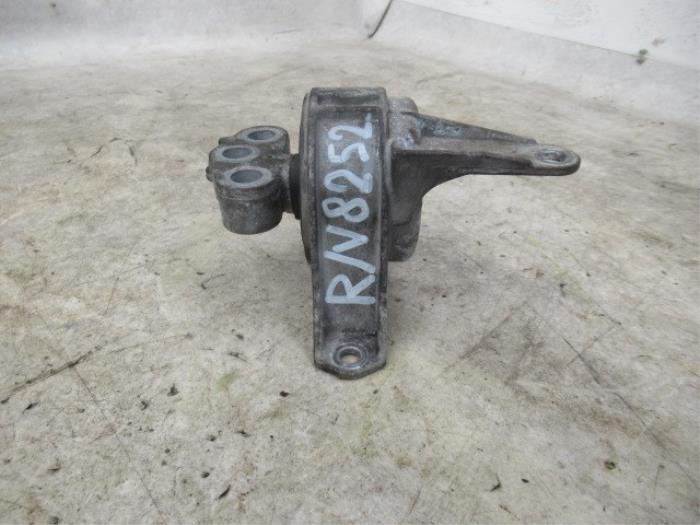 Used Engine mount Opel Zafira (M75) 2.2 16V Direct Ecotec Price € 27,00 Margin scheme offered by Boekholt autodemontage B.V