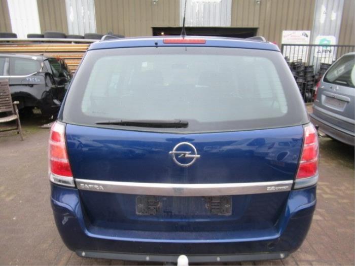 Tailgate handle from a Opel Zafira (M75) 2.2 16V Direct Ecotec 2007