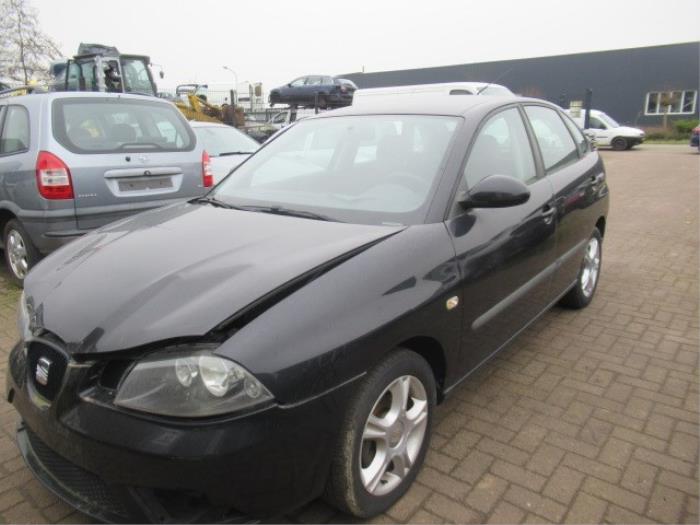 Speaker from a Seat Ibiza III (6L1) 1.4 16V 85 2007