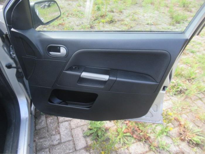 Elektrisches Fenster Schalter van een Ford Fusion 1.6 TDCi 2008