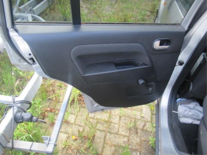 Revêtement portière haut 4portes arrière gauche d'un Ford Fusion 1.6 TDCi 2008