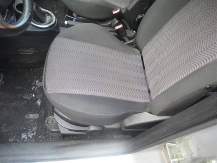 Sitz links van een Ford Fusion 1.6 TDCi 2008