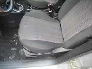 Used Seat, left Ford Fusion 1.6 TDCi Price € 87,00 Margin scheme offered by Boekholt autodemontage B.V