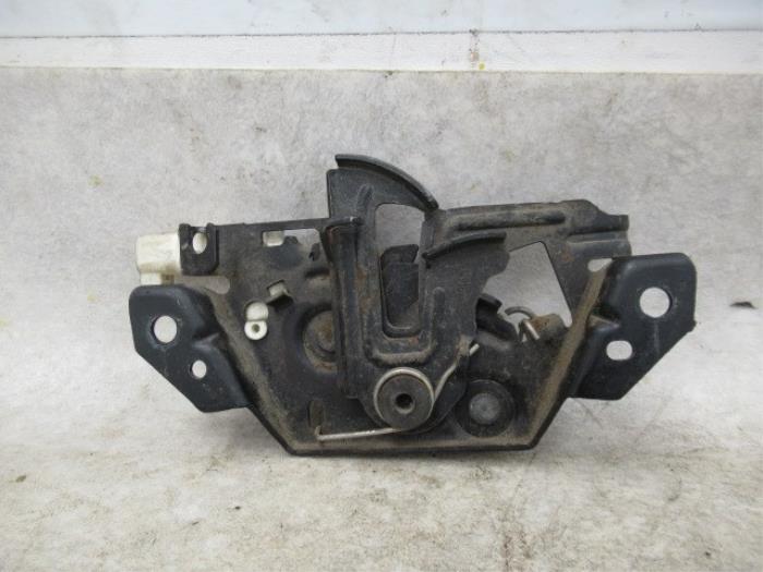 Bonnet lock mechanism from a Ford Transit Connect (PJ2) 1.6 TDCi 16V 95 2016