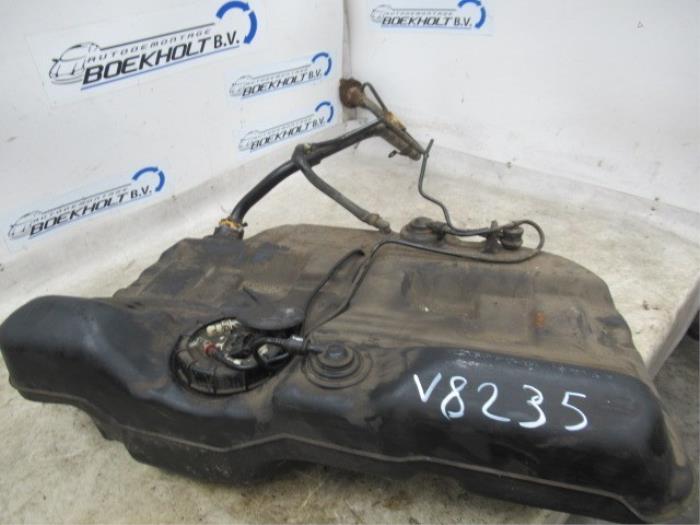 Tank from a Ford Mondeo III 1.8 16V 2003