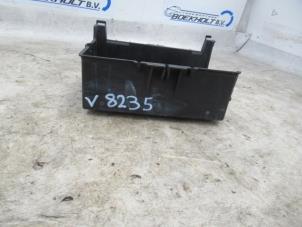 Used Battery box Ford Mondeo III 1.8 16V Price € 24,00 Margin scheme offered by Boekholt autodemontage B.V