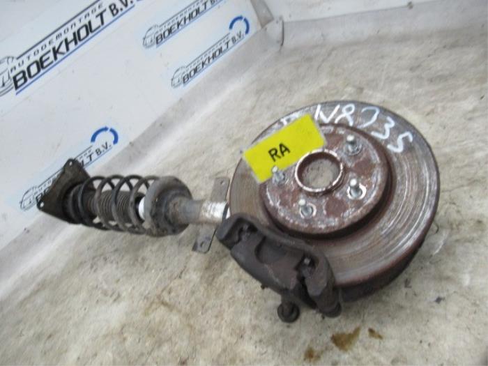 Rear hub from a Ford Mondeo III 1.8 16V 2003