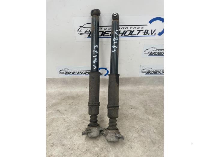 Rear shock absorber, right from a Peugeot 307 (3A/C/D) 1.6 16V 2002