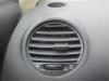 Grille aération tableau de bord d'un Volkswagen New Beetle (9C1/9G1), 1998 / 2010 2.0, Berline avec hayon arrière, 2 portes, Essence, 1.984cc, 85kW (116pk), FWD, AQY, 1998-11 / 2005-06, 9C1 1999