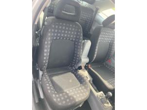 Used Seat, left Volkswagen New Beetle (9C1/9G1) 2.0 Price € 123,00 Margin scheme offered by Boekholt autodemontage B.V