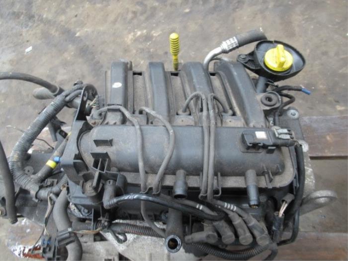 Usagé Système d'injection Renault Clio II (BB/CB) 1.2 16V Prix € 15,00 Règlement à la marge proposé par Boekholt autodemontage B.V