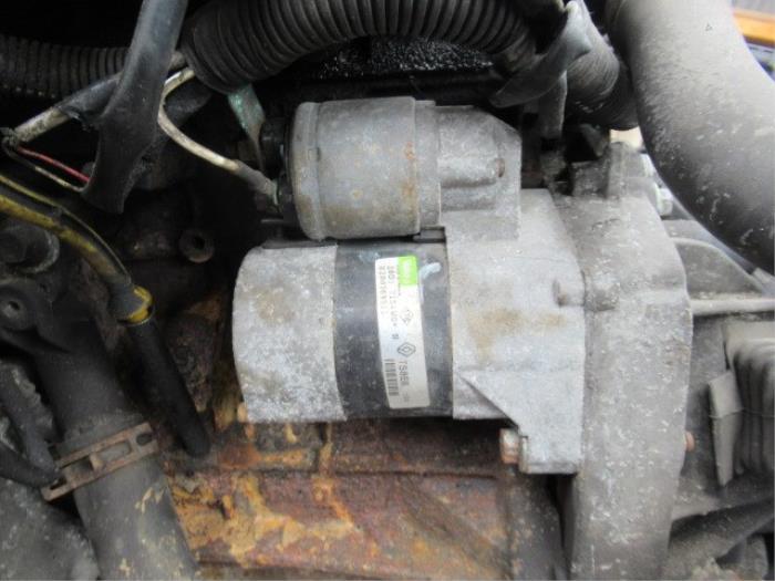 Used Starter Renault Clio II (BB/CB) 1.2 16V Price € 30,00 Margin scheme offered by Boekholt autodemontage B.V