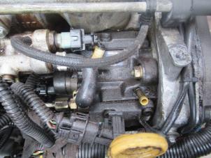 Usagé Pompe carburant mécanique Alfa Romeo 156 (932) 1.9 JTD Prix € 59,00 Règlement à la marge proposé par Boekholt autodemontage B.V