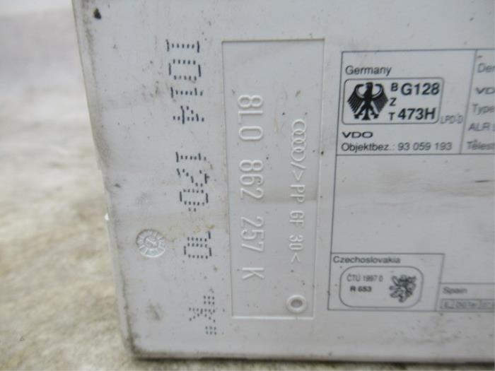 Bomba de vacío de cierre centralizado eléctrico de un Audi A3 (8L1) 1.6 2000