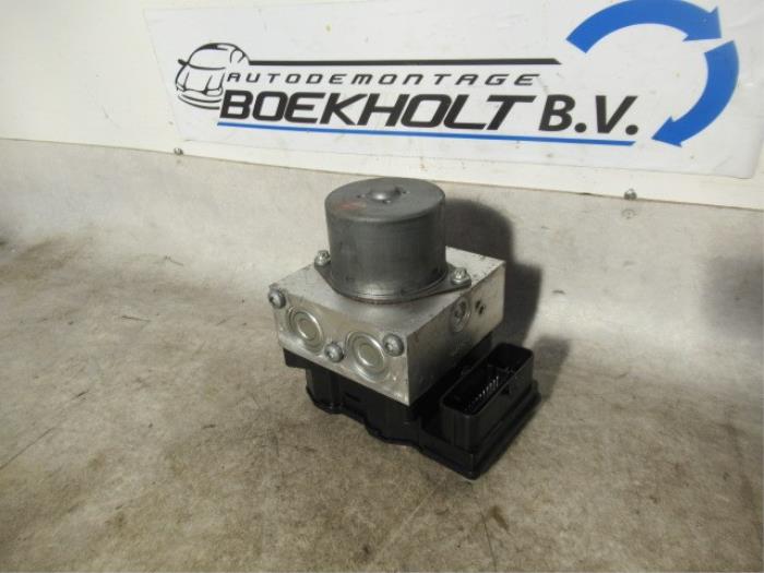 Usagé Bloc ABS Ford Mondeo IV Wagon 2.3 16V Prix € 49,00 Règlement à la marge proposé par Boekholt autodemontage B.V