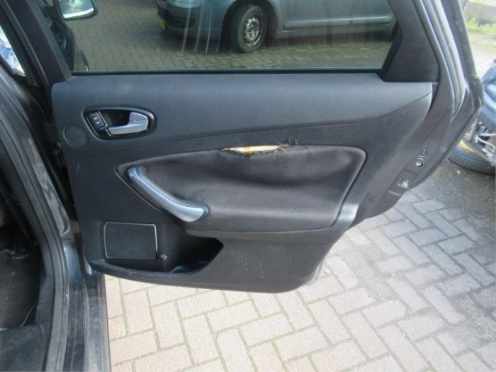 Rear door trim 4-door, right from a Ford Mondeo IV Wagon 2.3 16V 2008