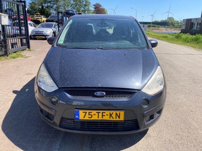 Używane Grill Ford S-Max (GBW) 2.0 16V Cena € 33,00 Procedura marży oferowane przez Boekholt autodemontage B.V
